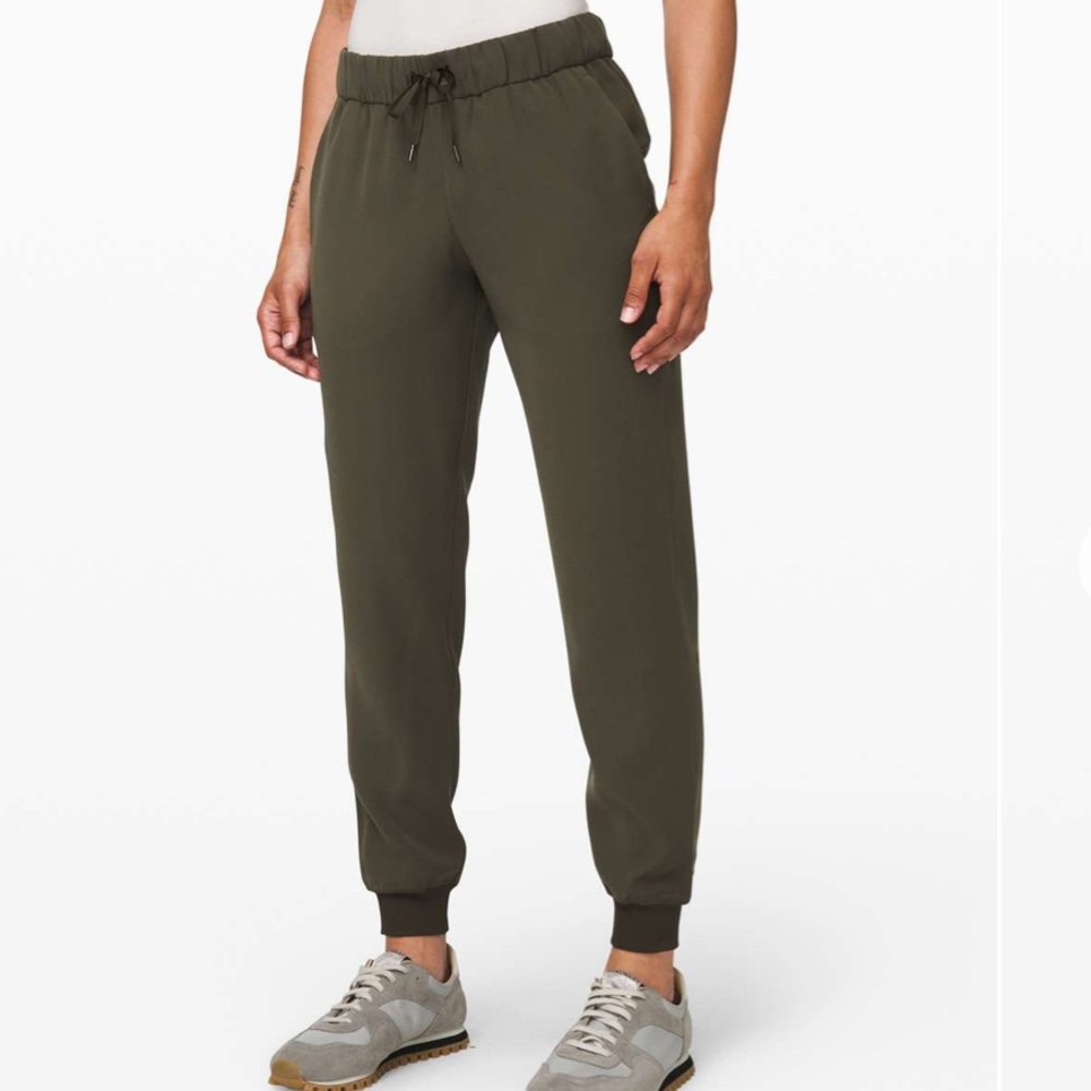 Lululemon On the Fly Jogger Dark Olive Size 6